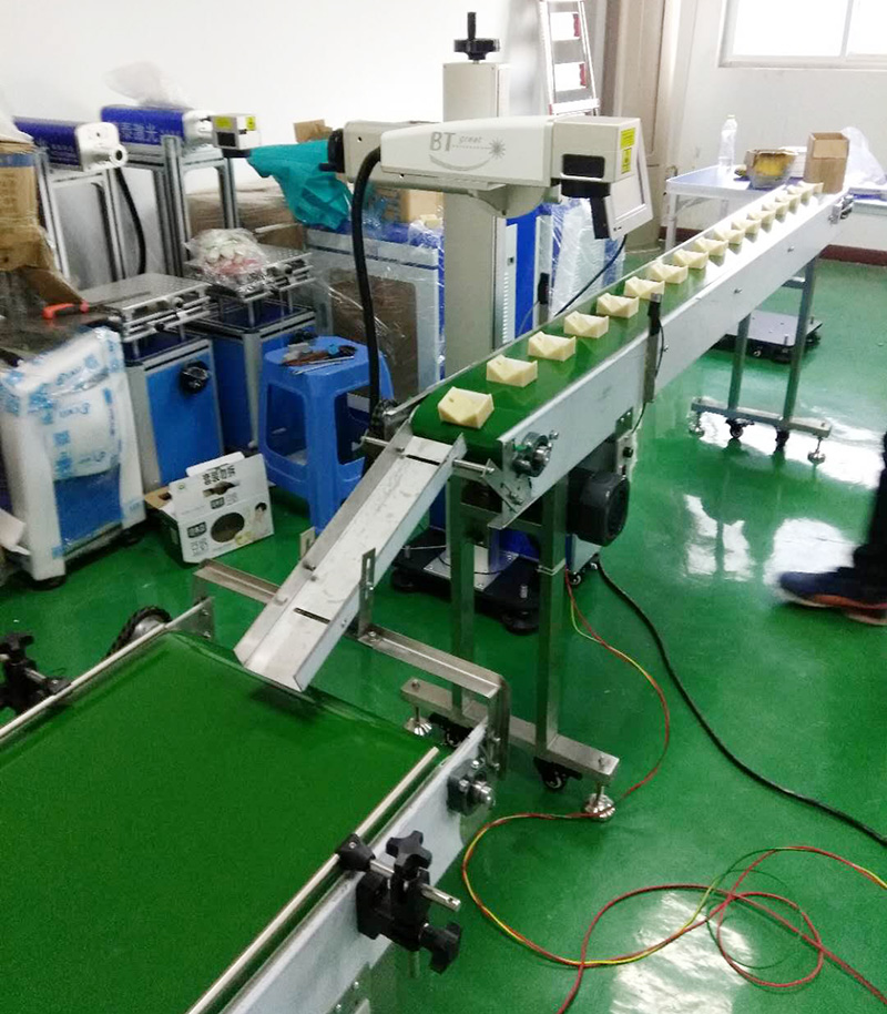 激光打標(biāo)自動化配套.jpg